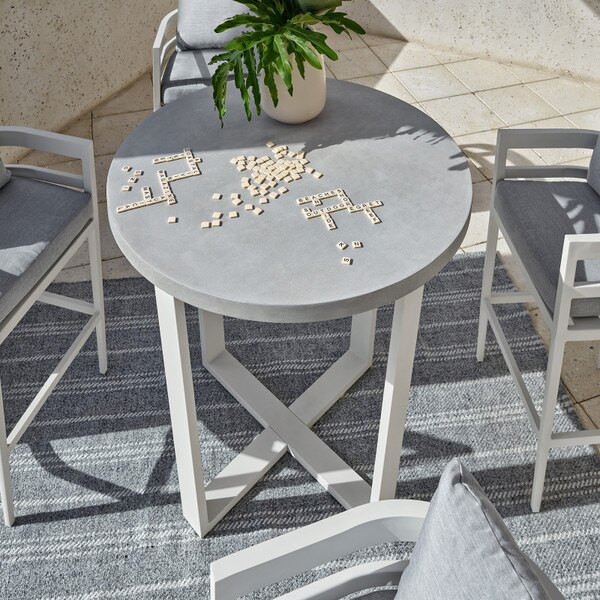 South Beach Bar Table Lifestyle 15